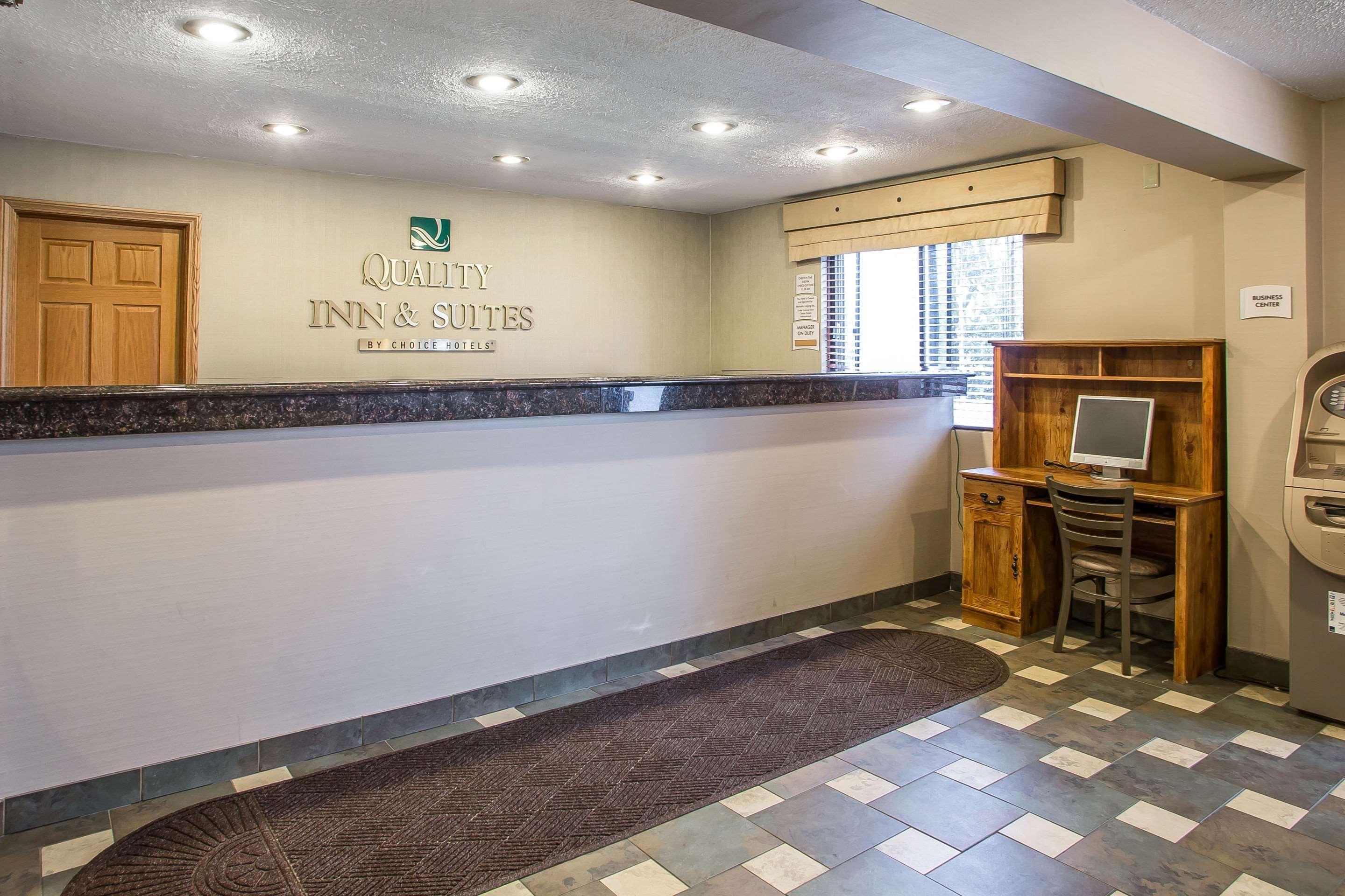 Quality Inn & Suites Marinette Екстер'єр фото