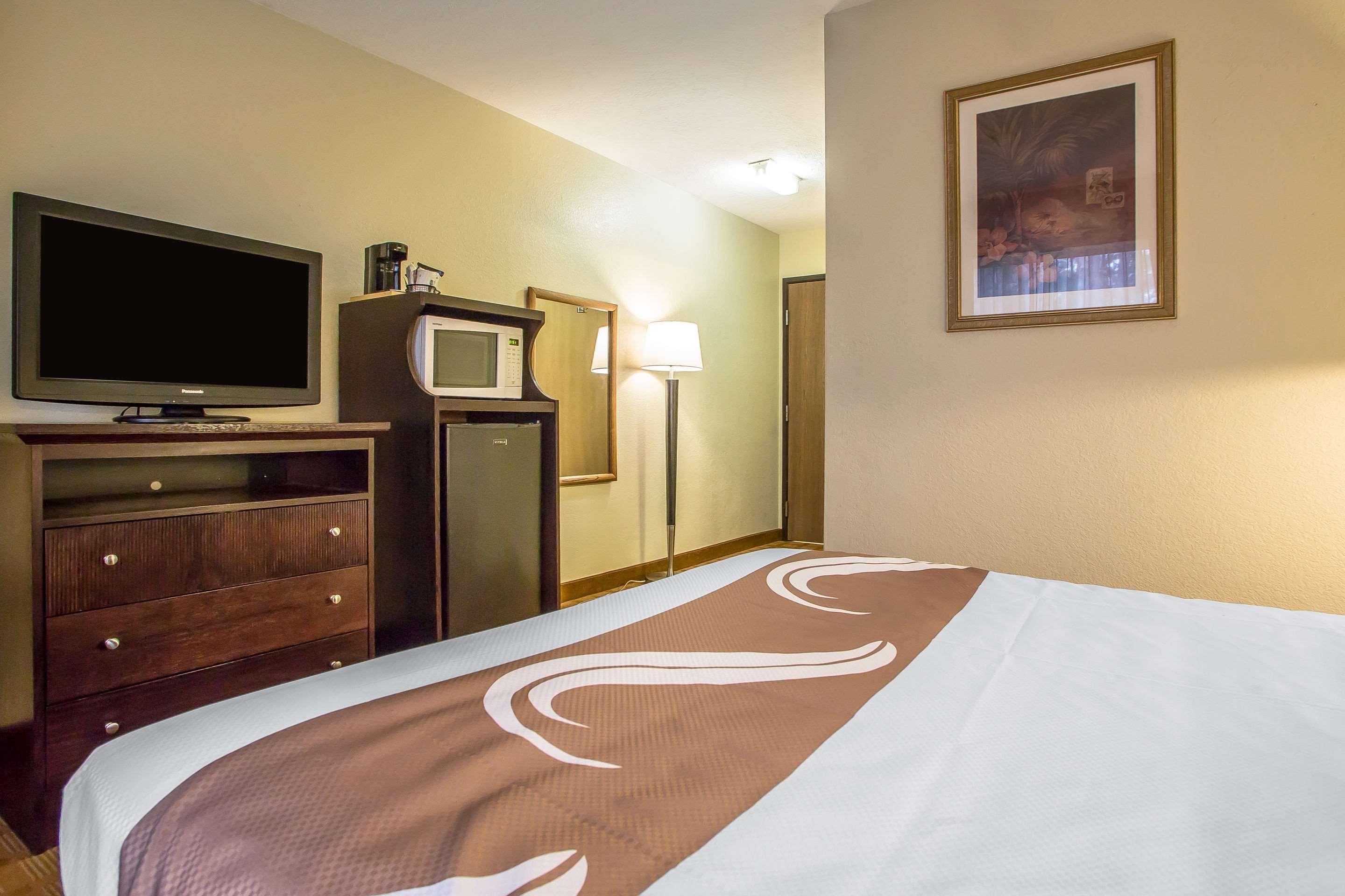 Quality Inn & Suites Marinette Екстер'єр фото