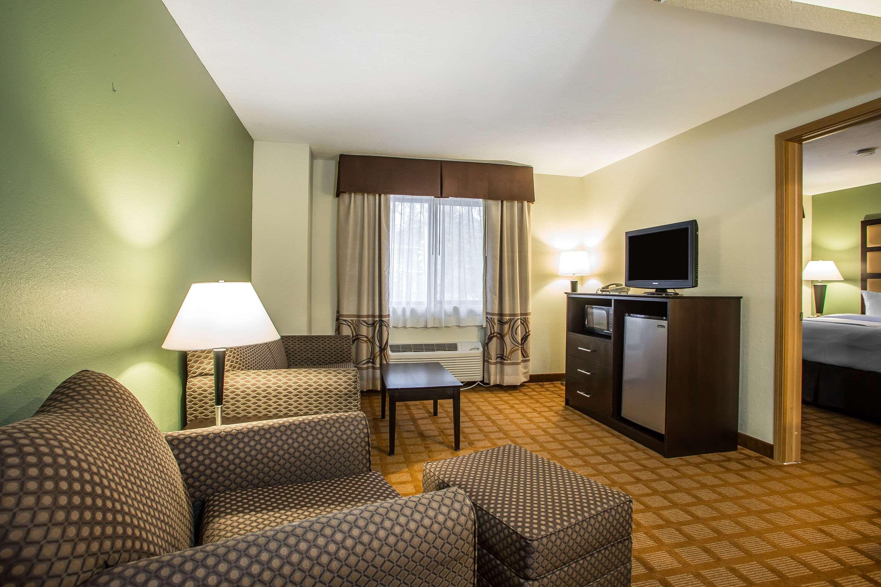 Quality Inn & Suites Marinette Екстер'єр фото