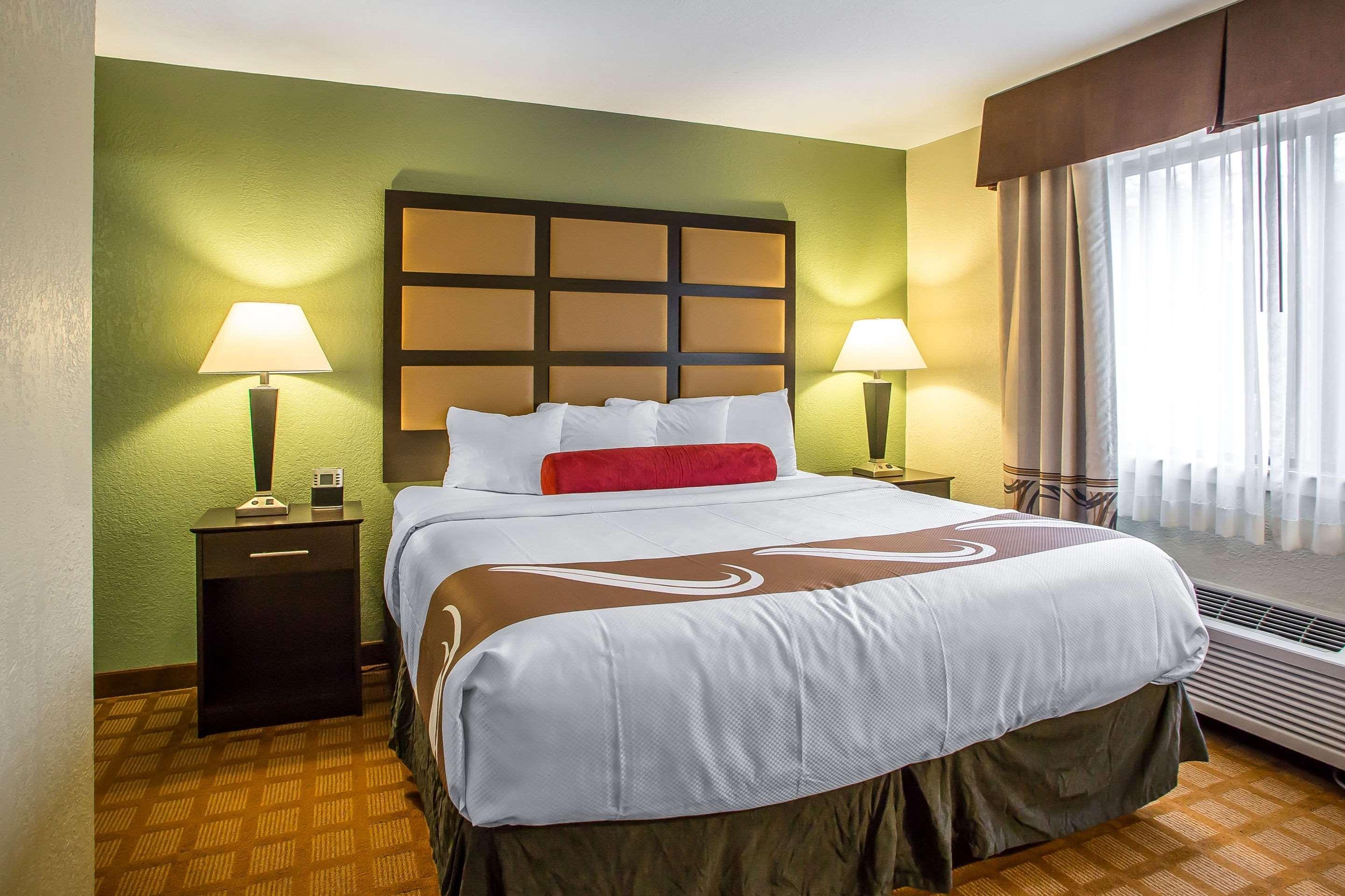 Quality Inn & Suites Marinette Екстер'єр фото