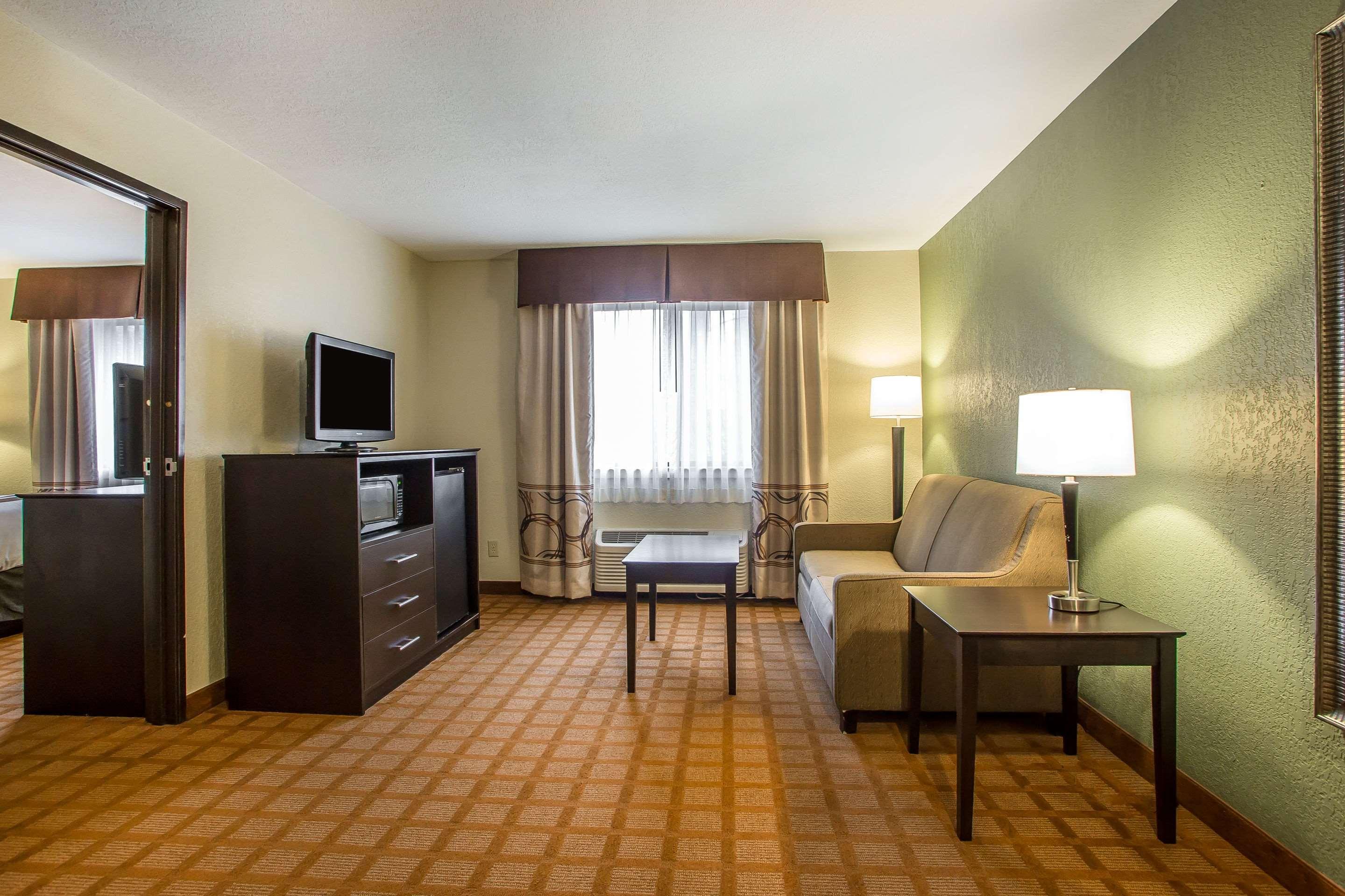 Quality Inn & Suites Marinette Екстер'єр фото
